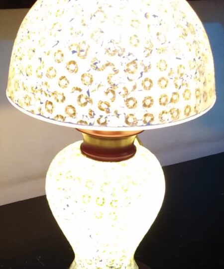 Lampu Meja F1080
